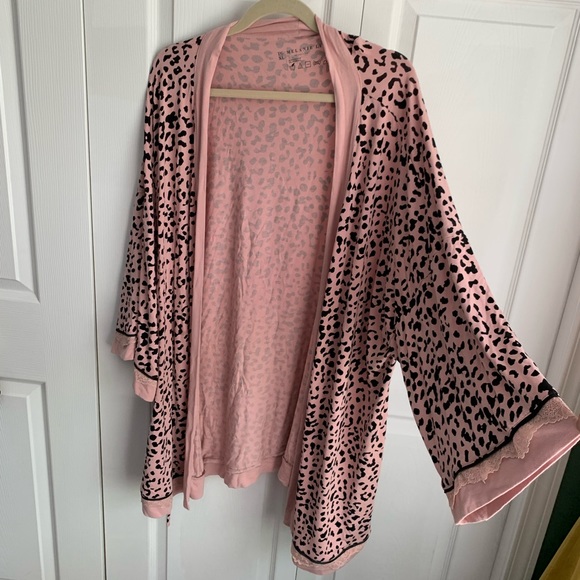 Melanie Lyne Pink Leopard Robe - Picture 2 of 4